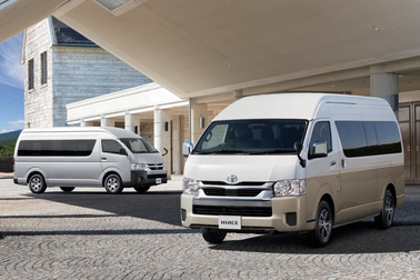 (左):COMMUTER・2WD・2800ディーゼル・GL